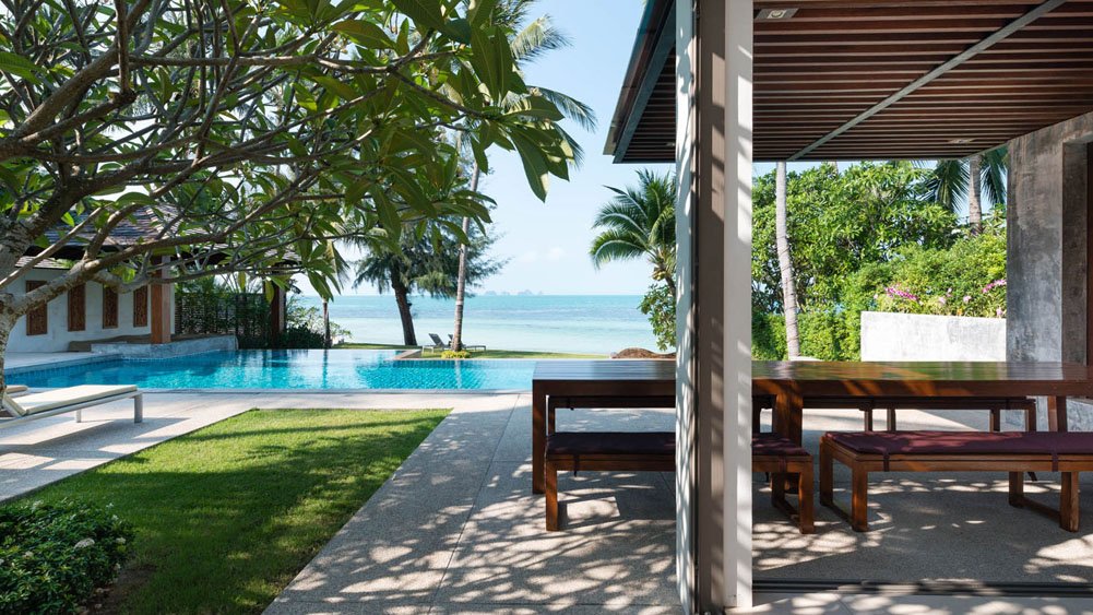 Inasia - Outdoor dining area